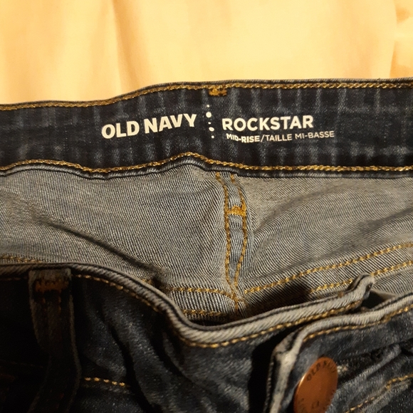Old Navy Skinny Jeans - Picture 3 of 4